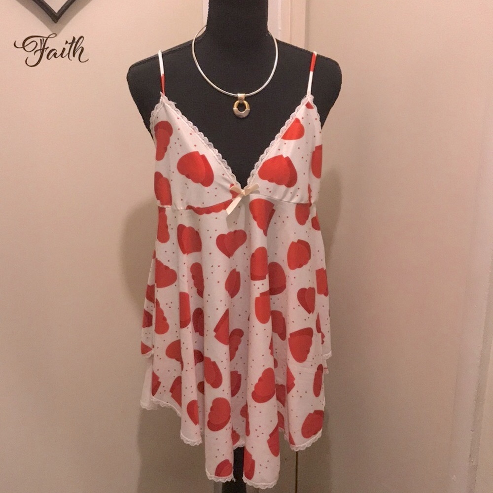 White & Red Heart Print Babydoll Nightwear. Size Large.